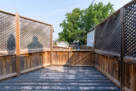 37 Maplecrest Avenue, ON L2T 1A7