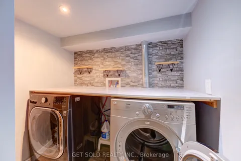 37 Maplecrest Avenue, ON L2T 1A7