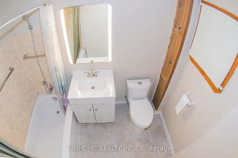 160 Ivon Avenue, ON L8H 5S8