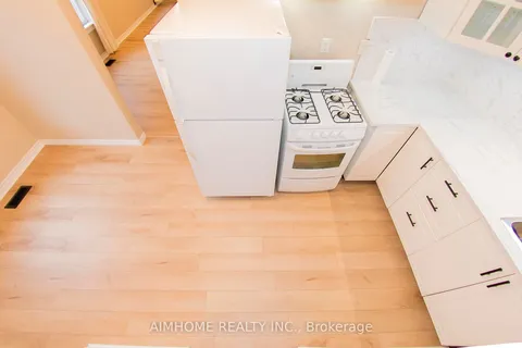 160 Ivon Avenue, ON L8H 5S8