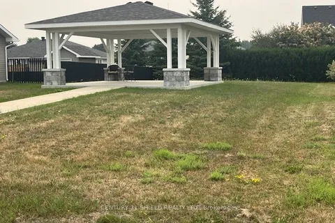 10718 West End Terrace, ON K0E 1K0