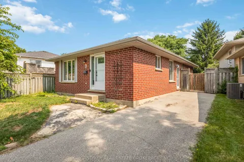 6 WEYMOUTH Drive, ON N5V 4E7