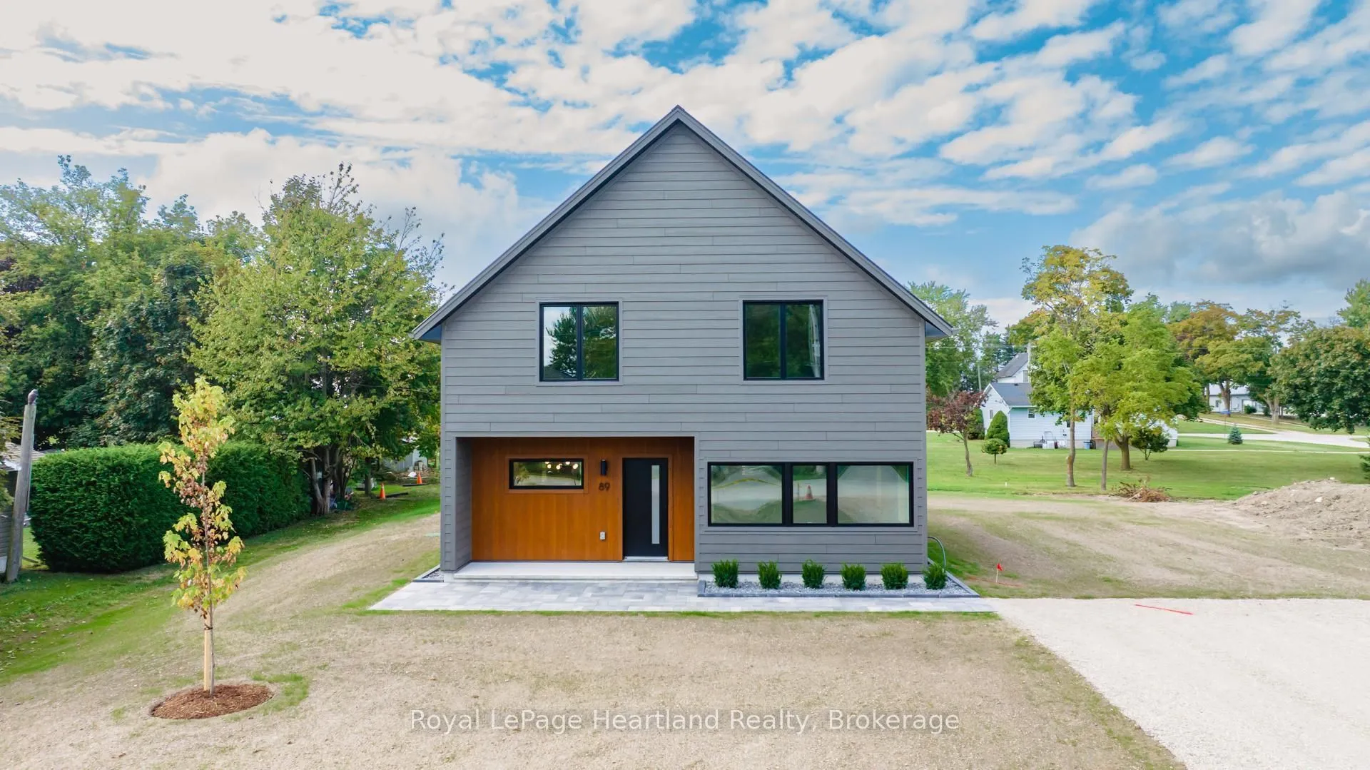 89 ISOBEL Street, ON N0M 1R0