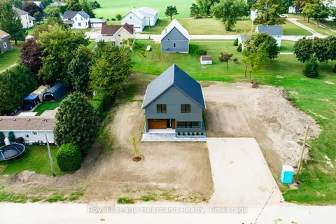 89 ISOBEL Street, ON N0M 1R0