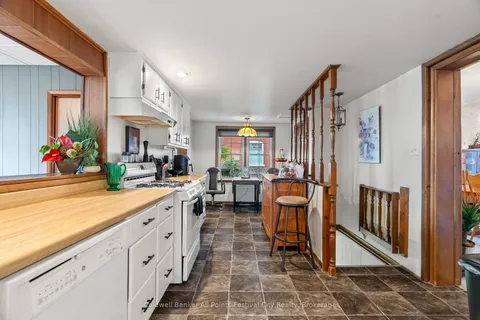 107 Victoria Street, ON N7A 2S2