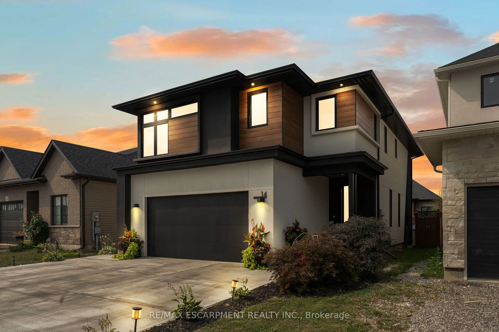 14 Willowbrook Drive, ON L3C 0G1