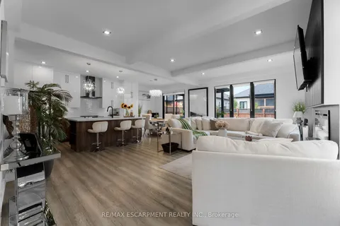 14 Willowbrook Drive, ON L3C 0G1