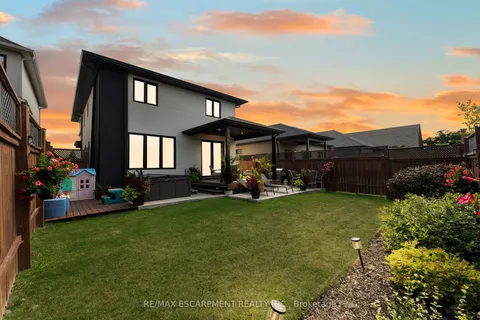 14 Willowbrook Drive, ON L3C 0G1