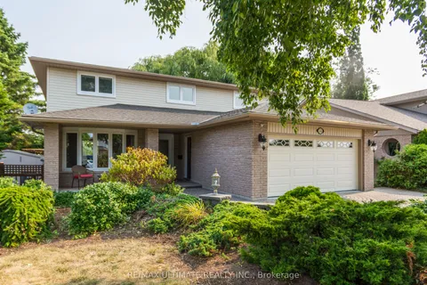 34 Briarwood Cres Crescent, ON K8N 5K9