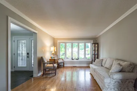 34 Briarwood Cres Crescent, ON K8N 5K9