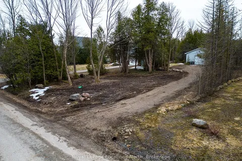 236 Lakeshore Road, ON N4L 0A6