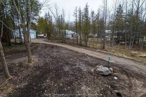 236 Lakeshore Road, ON N4L 0A6