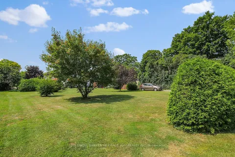 738 River Road, ON K7S 1R3