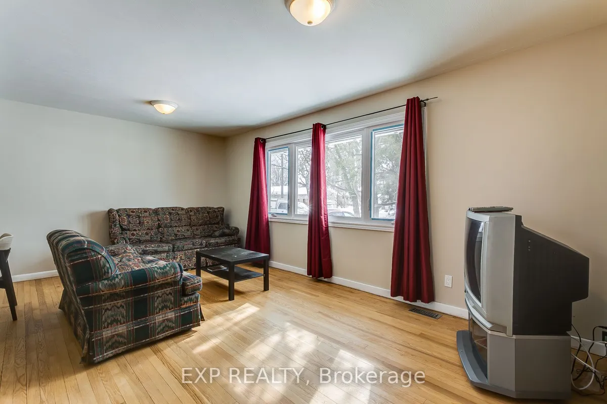 655 Gardenvale Road, ON K1K 1E3