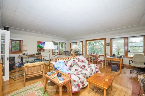 10427 Lakeshore Road, ON L3K 5V4