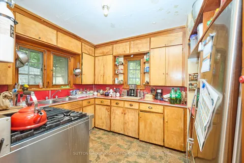 10427 Lakeshore Road, ON L3K 5V4