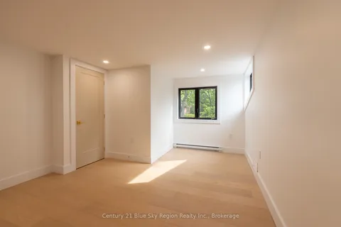 1951 E Peninsula Road, ON P1B 8G4