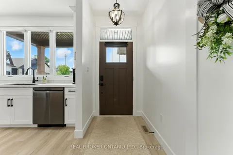 9 Macneil Court, ON N0J 1T0