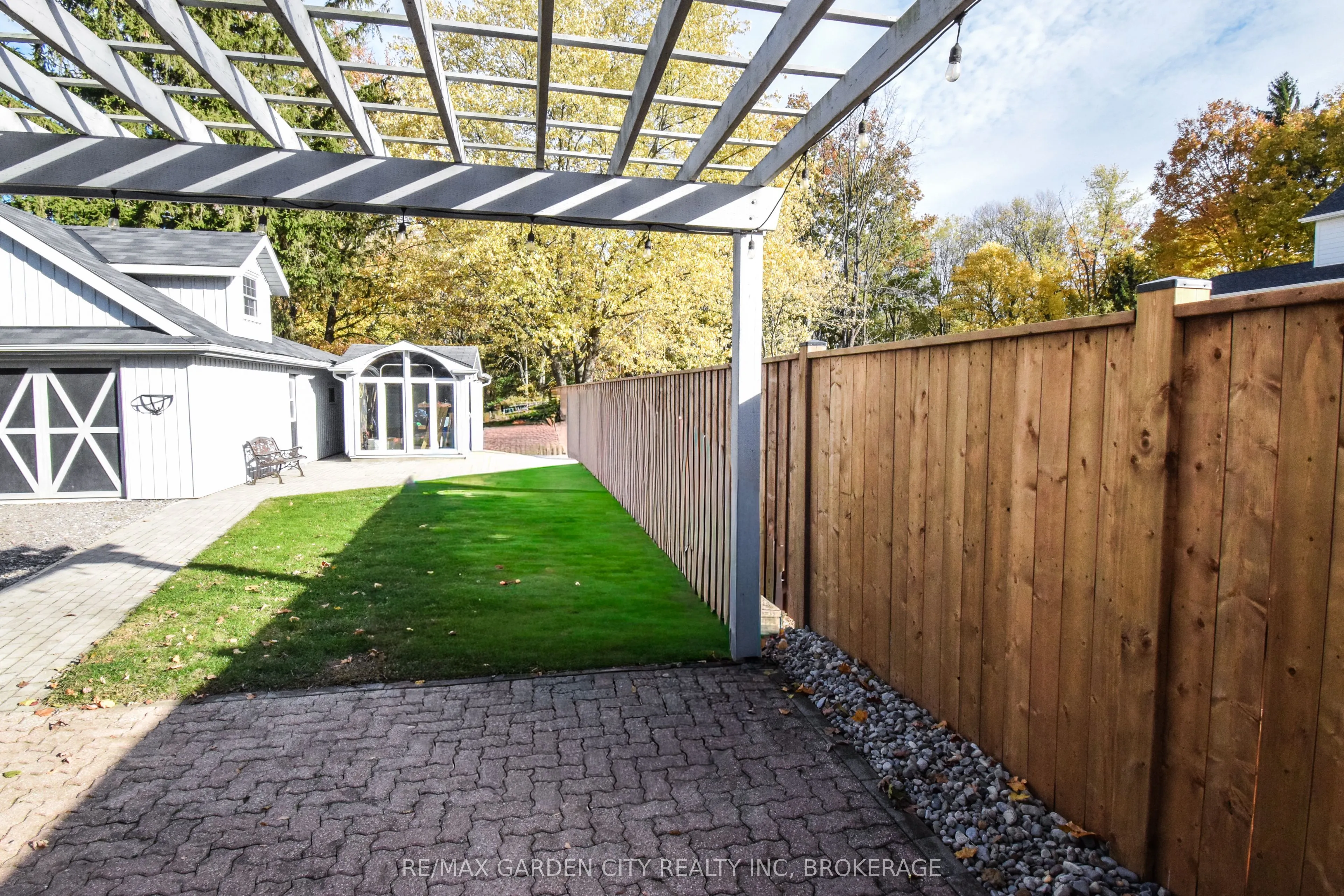 1171 Maple Street, ON L0S 1C0