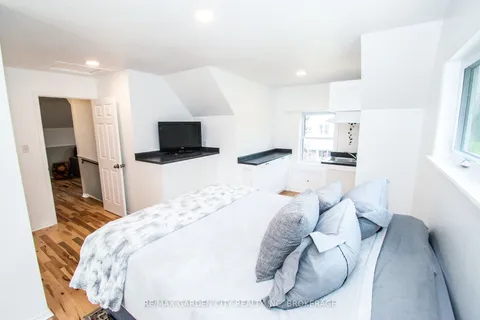 1171 Maple Street, ON L0S 1C0