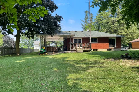 211 14 Concession, ON N4N 3C1