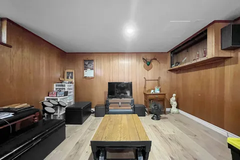 211 14 Concession, ON N4N 3C1