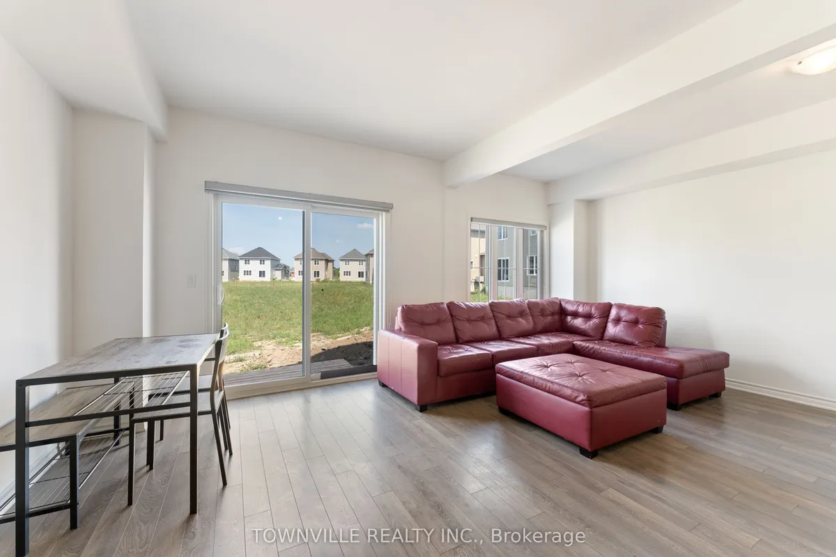 35 Lincoln Drive, ON K8N 0T7