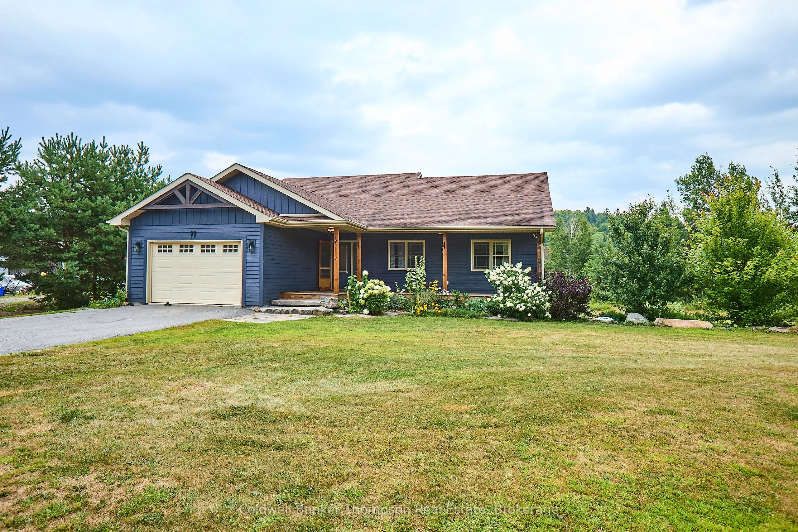 11 Thomas Crescent, ON P1H 2M3