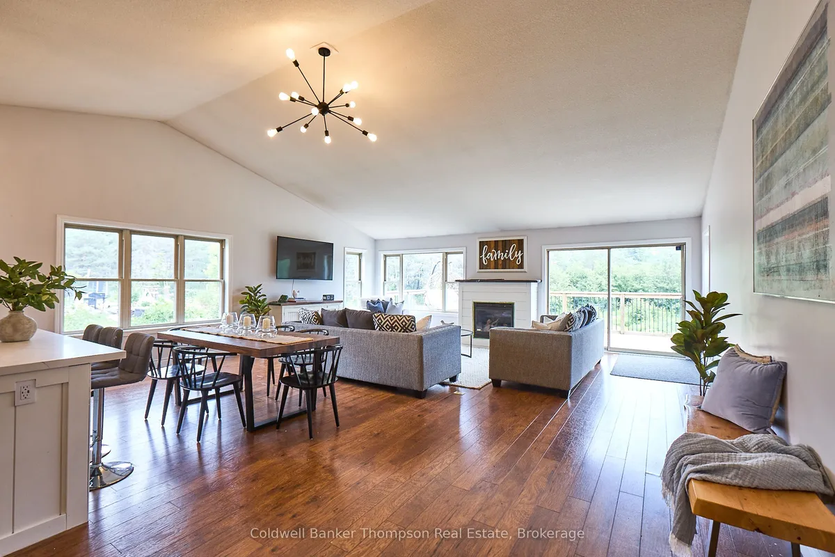 11 Thomas Crescent, ON P1H 2M3