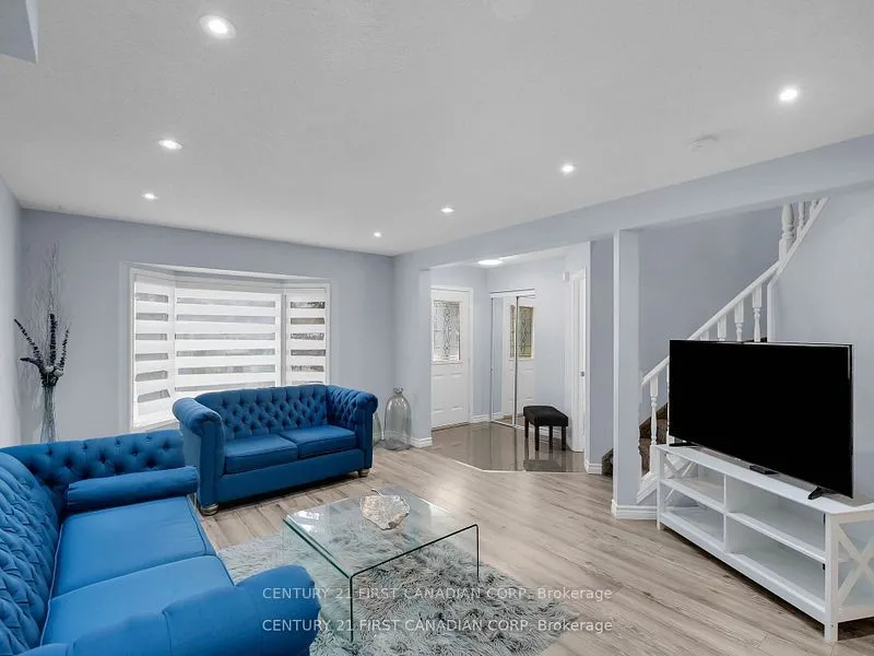 132 Sandy Street, ON N5Z 2C7