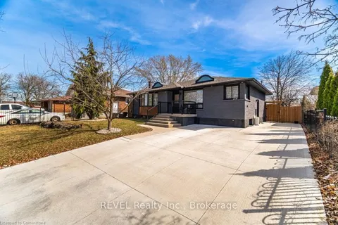 26 Hillgarden Road, ON L2T 2W6