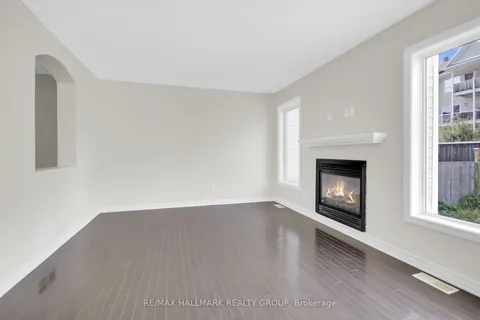 418 Temiskaming Crescent, ON K2J 0V4