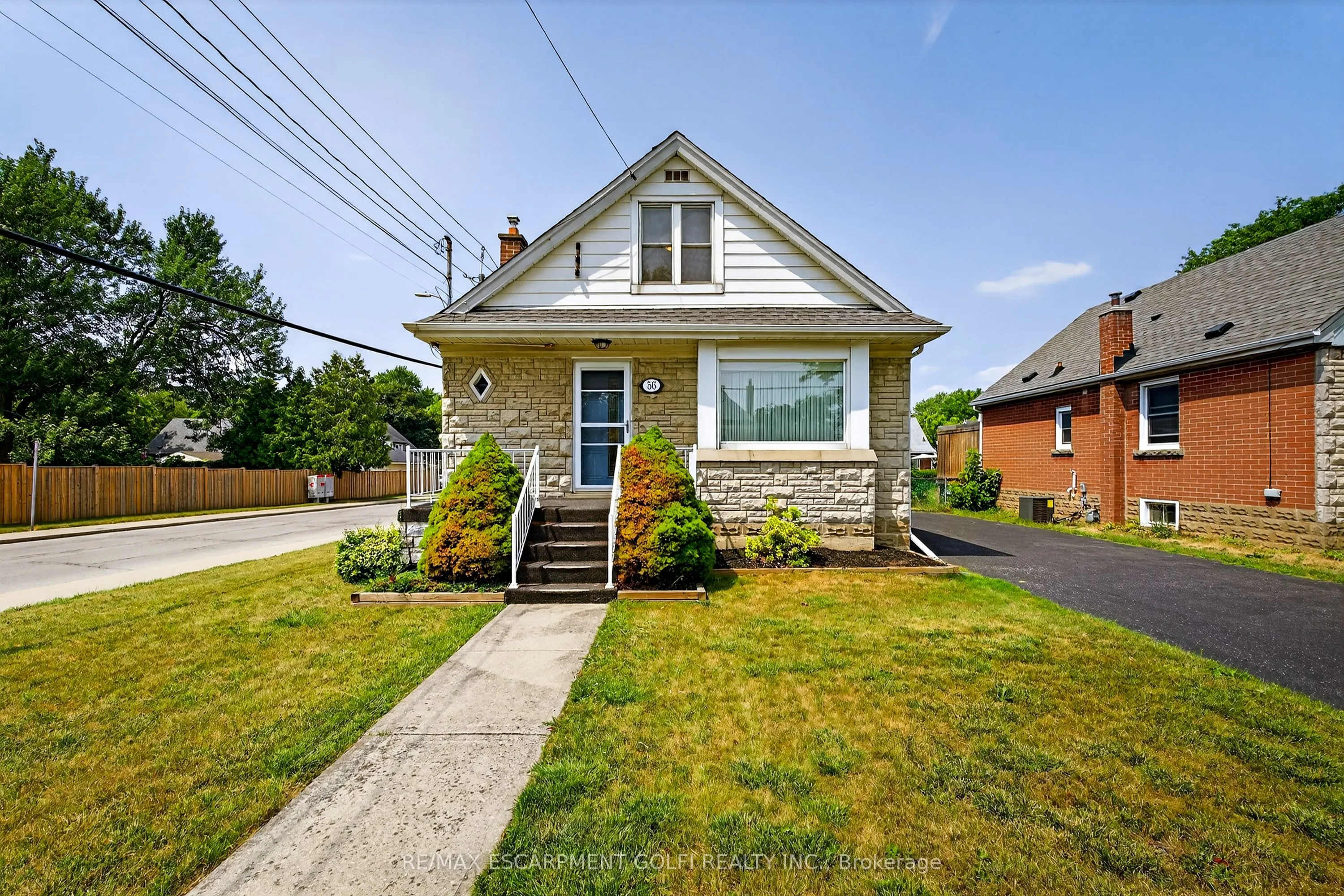 56 West 1st Street, ON L9C 3C1