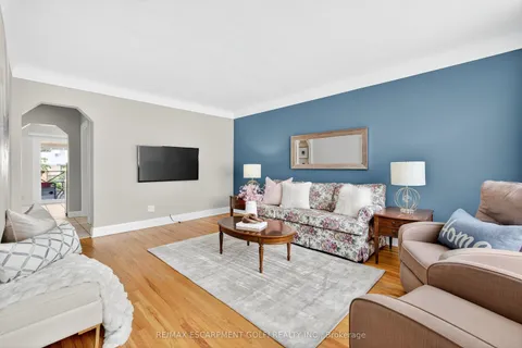 56 West 1st Street, ON L9C 3C1