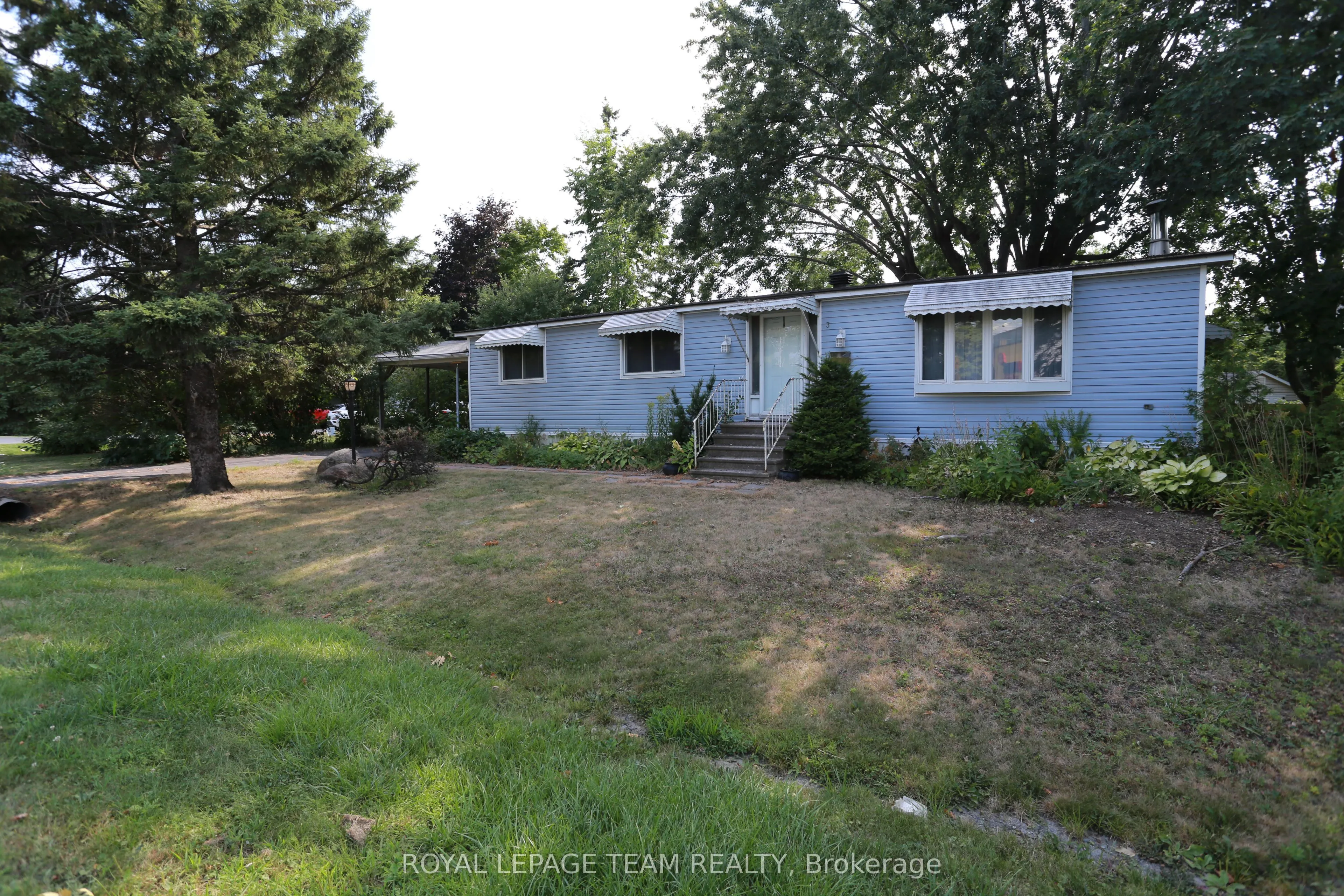 3 Fringewood Drive, ON K2S 1T1