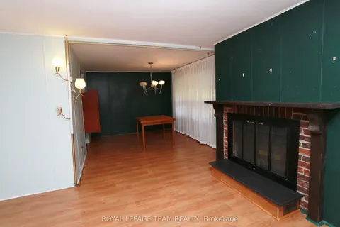 3 Fringewood Drive, ON K2S 1T1