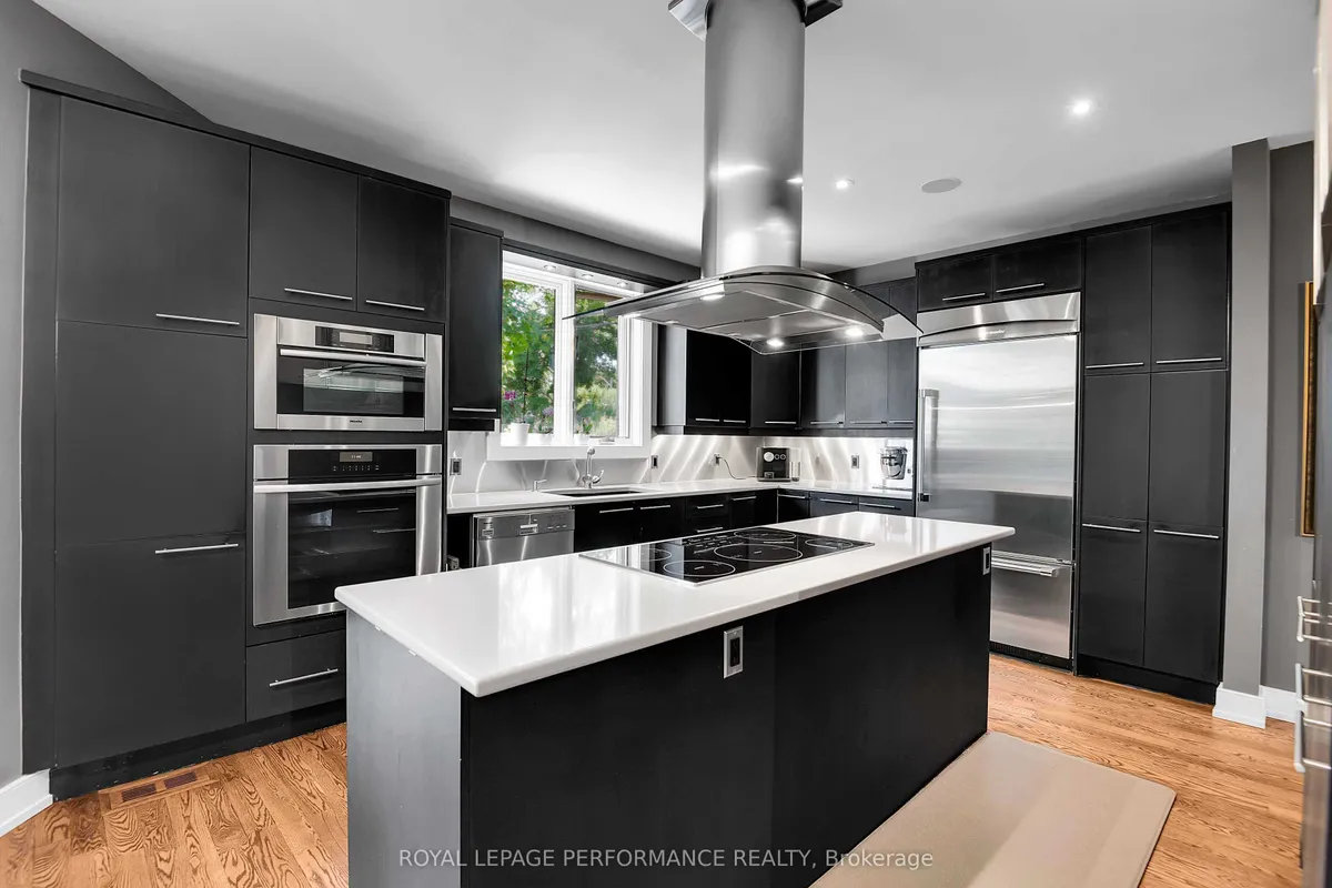 805 Kingsmere Avenue, ON K2A 3J8