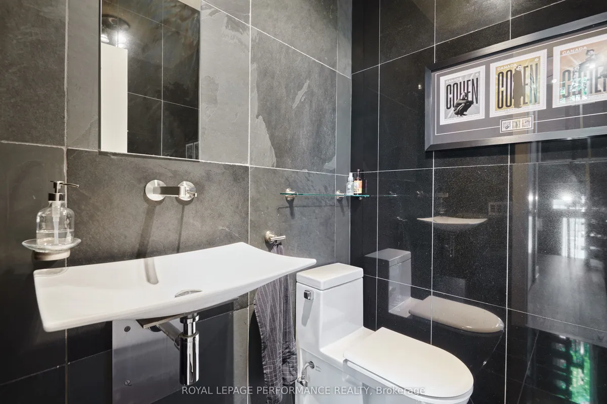 805 Kingsmere Avenue, ON K2A 3J8