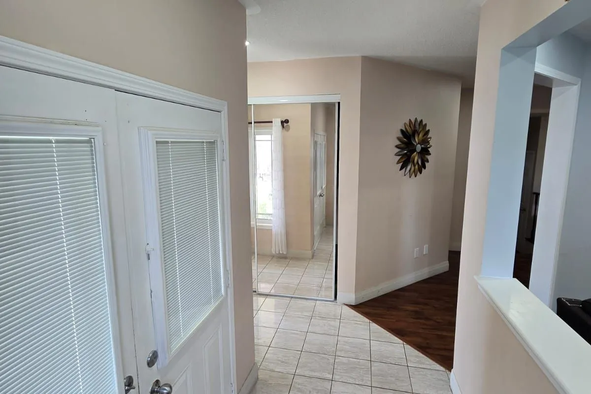 261 Thomas Avenue, ON N3S 0E1