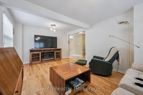 8 Aspen Valley Crescent, ON N1G 3Z8