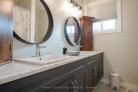 14 MARSHALL PARK Drive, ON P1A 2N9