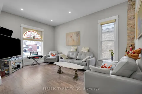 7 Myrtle Street, ON N5R 2E6