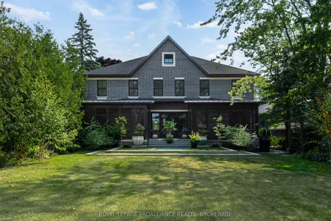 124 Churchill Crescent, ON K7L 4N2