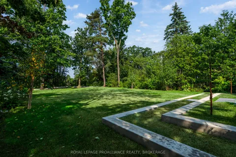 124 Churchill Crescent, ON K7L 4N2