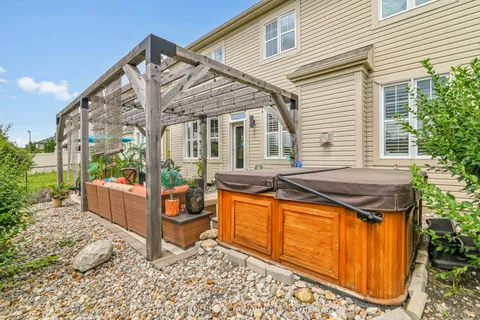 209 Dutchmans Way, ON K2J 5W5