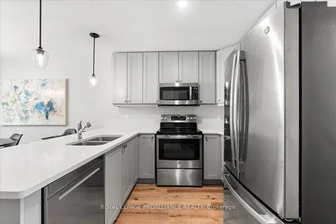 39 Hillside Meadow Drive, ON K8V 0J5