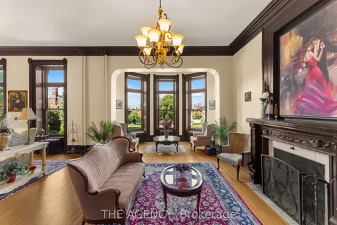 26 Ravenscliffe Avenue, ON L8P 3M4