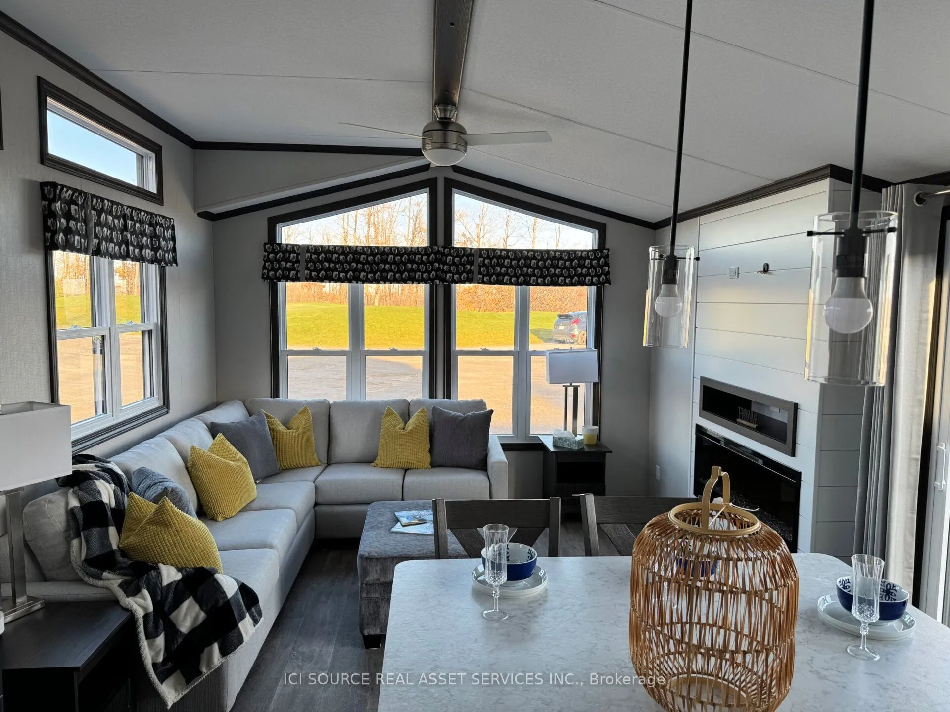 MobileTrailer interior view at 1082 Shamrock Marina Road Gravenhurst