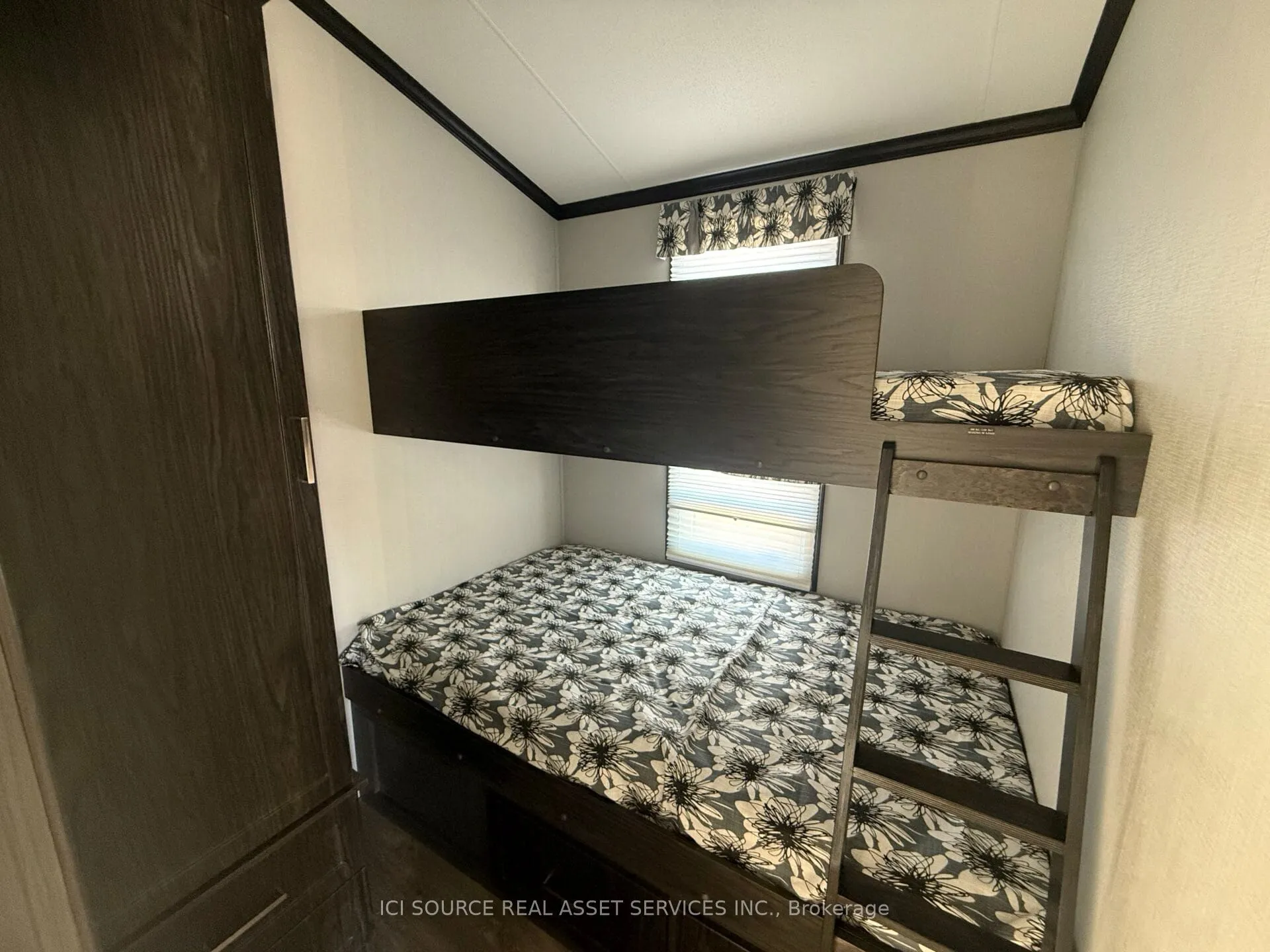 MobileTrailer kitchen at 1082 Shamrock Marina Road Gravenhurst