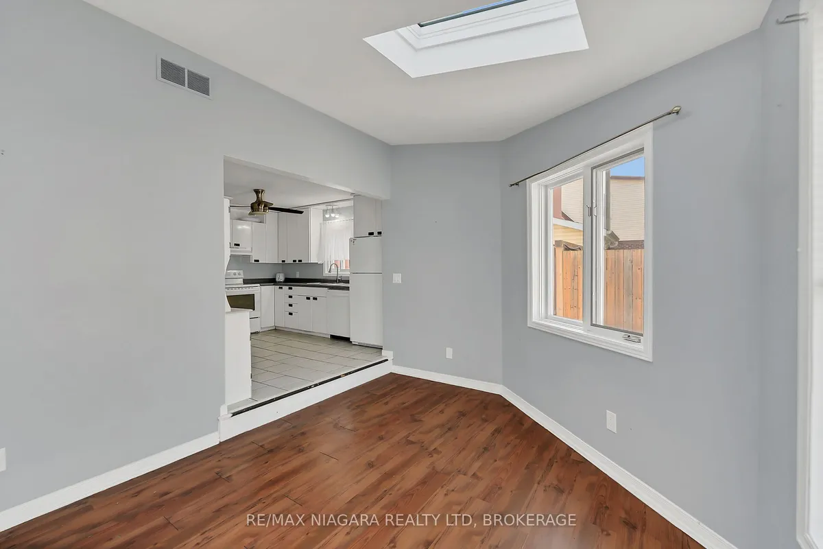 4725 Third Avenue, ON L2E 4L7